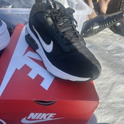 Nike Women’s Shoes 