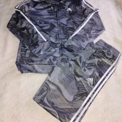 FIRM IN MERCED‼️YOUTH ADIDAS SIZE 14/16 EXCELLENT CONDITION 👌