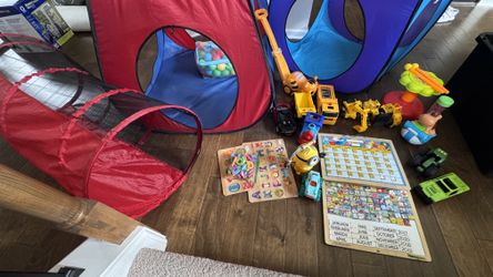 Kids Toys Plus Play Tent
