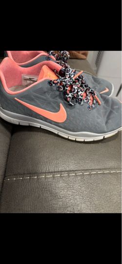 Woman’s Size 6 Nike Sneakers