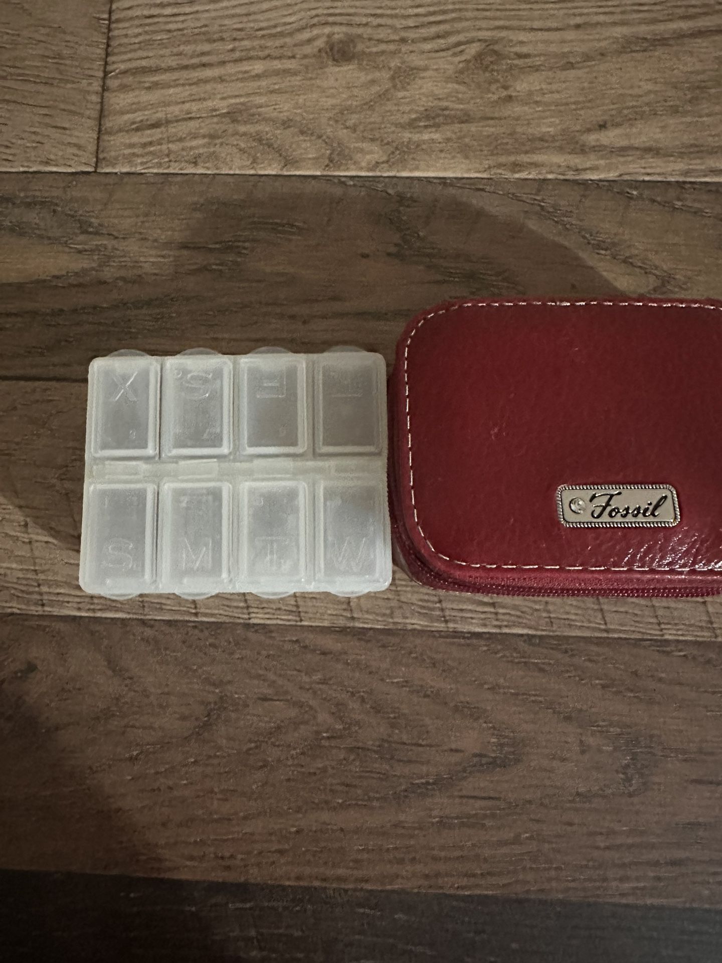 fossil cigarette case Any ideas? Found on the beach in NJ. pack behind it for scale 210 mm x 115 mm x 40 mm Cosmos Embossed Leather Cigarette Case