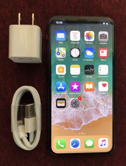 iPhone X 64GB FACTORY UNLOCKED