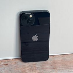 iPhone 13 - Unlocked - 128GB