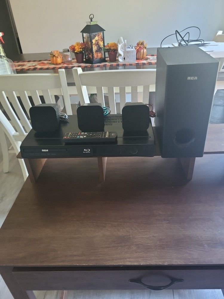 DVD player W/surround Sound