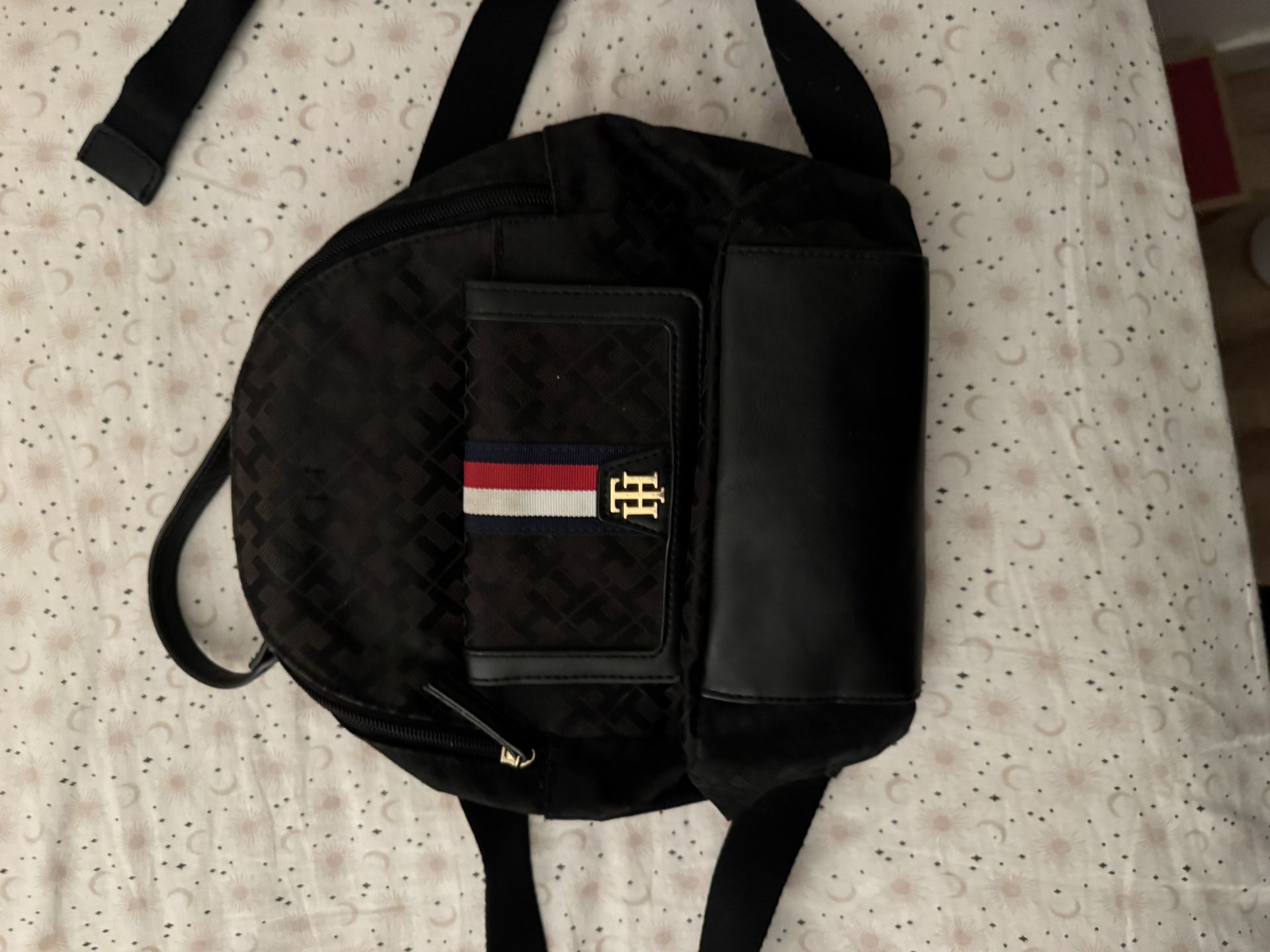 Black Tommy Hilfiger purse