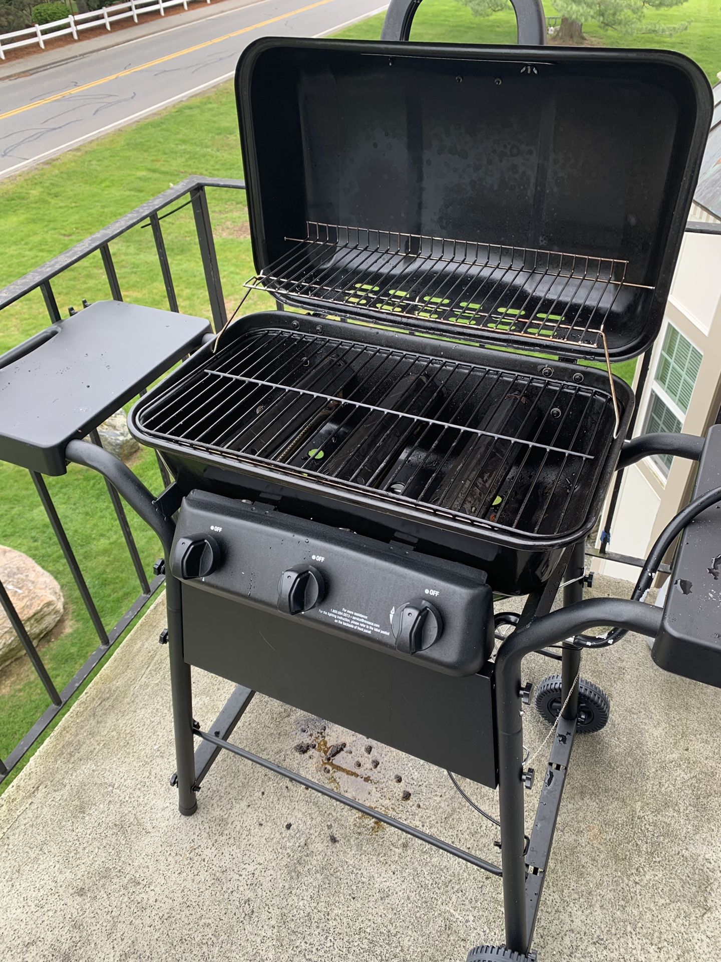 gas tank grill to sell was used once the price I'm giving the discount