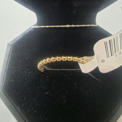 10K Solid Gold Ribbed Style Ring. Brand New Stackable!