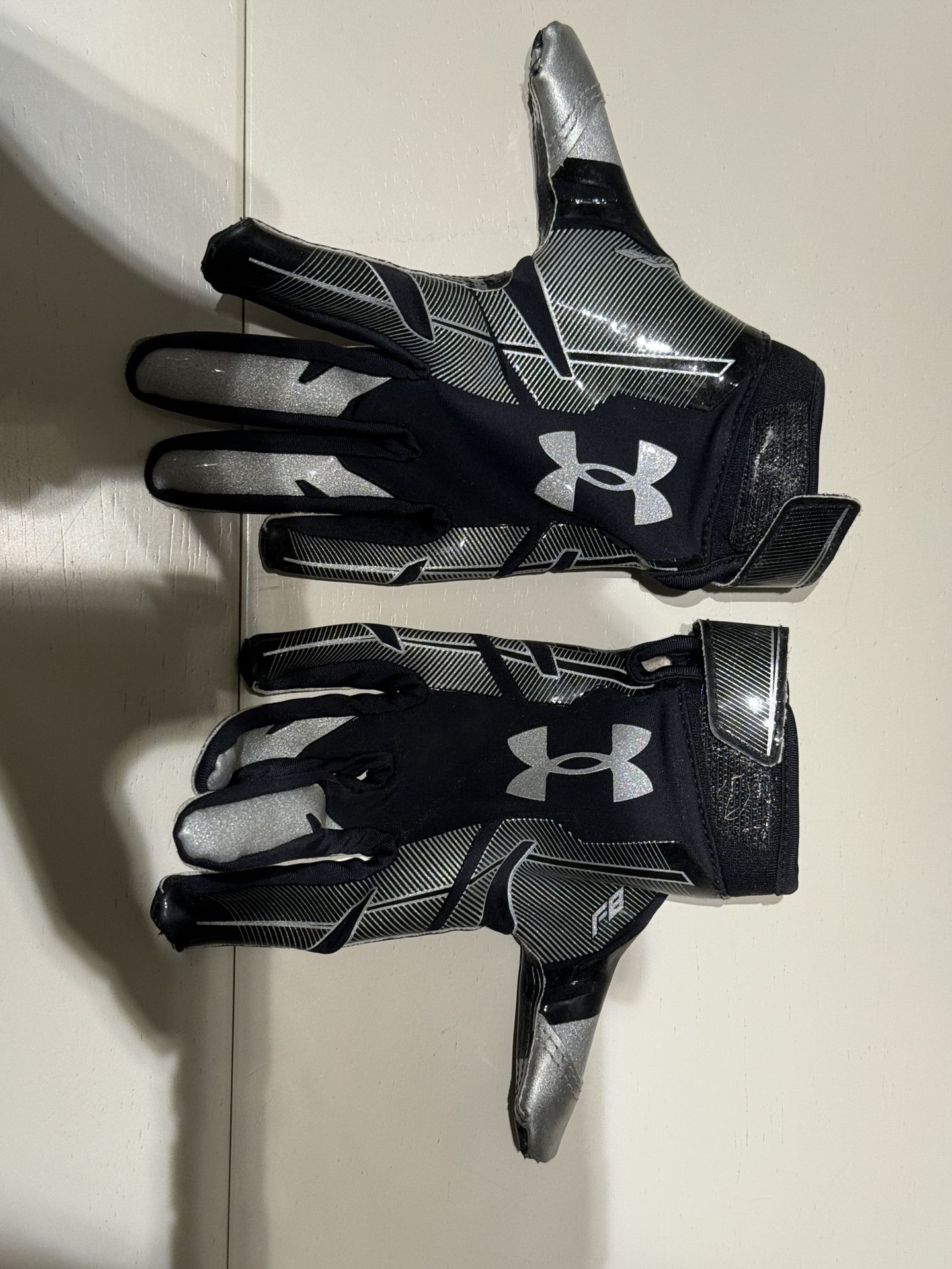 Under armor Football Gloves Youth Medium