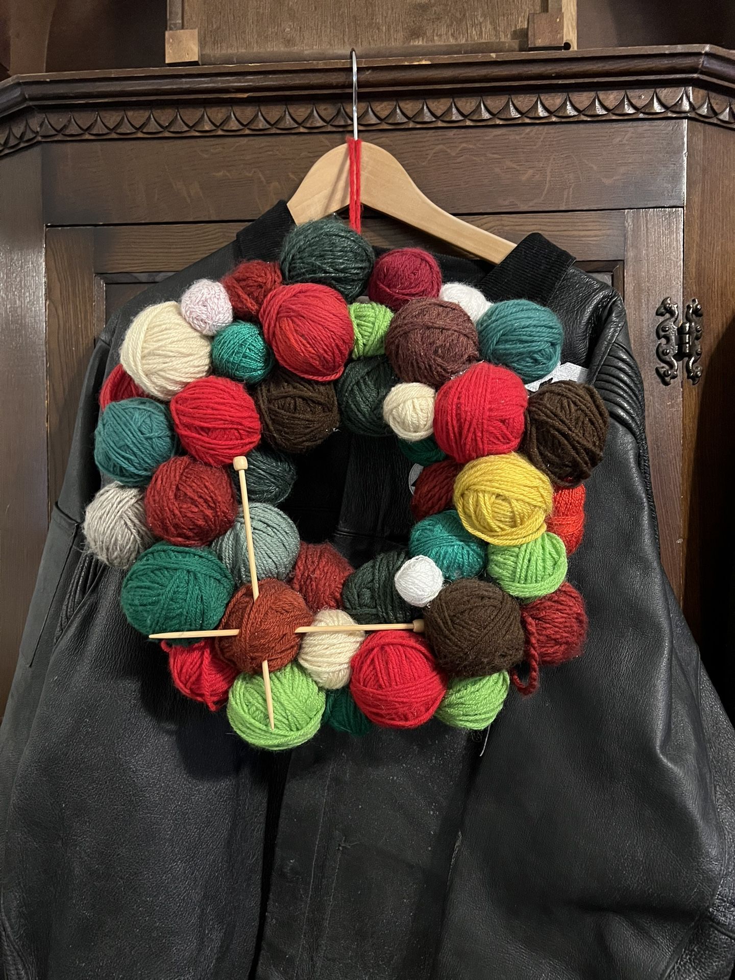 Knitting Lovers Christmas Wreath