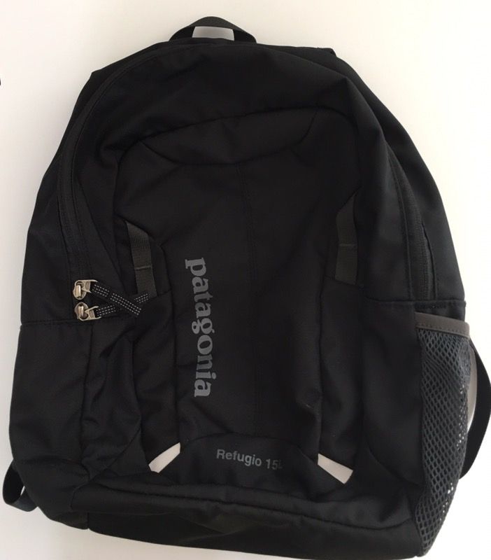 snesevis valgfri hage Patagonia kids Refugio 15L backpack black for Sale in San Diego, CA -  OfferUp