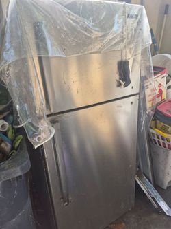Fridge for scrap medals. Gratis