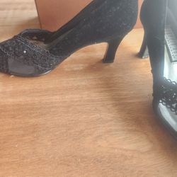 Womens Size 8 Black Velour Heels
