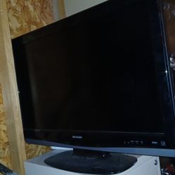 32" Sharp LCD TV 