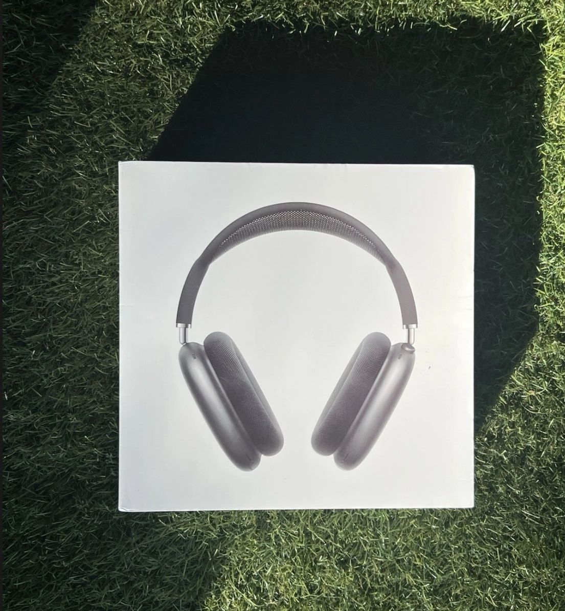 Silver AirPod Max