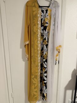 Elegant Kaftan / Abaya Dress – Yellow, White & Black Floral (Size L/XL)