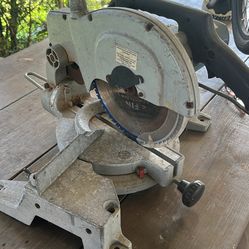 Central machinery, 10 inch compound miter saw carpenter tools for parts only