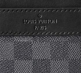 Men’s Authentic Louis Vuitton Graphite Trocadero Messenger PM 
