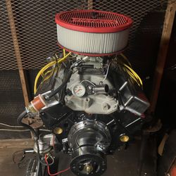 350 Chevrolet motor complete rebuild everything new come here run On standComplete long block pan to intake