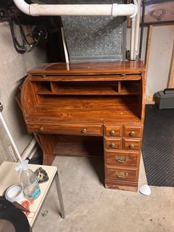 Wooden Roll Top Desk with Drawers 80 obo