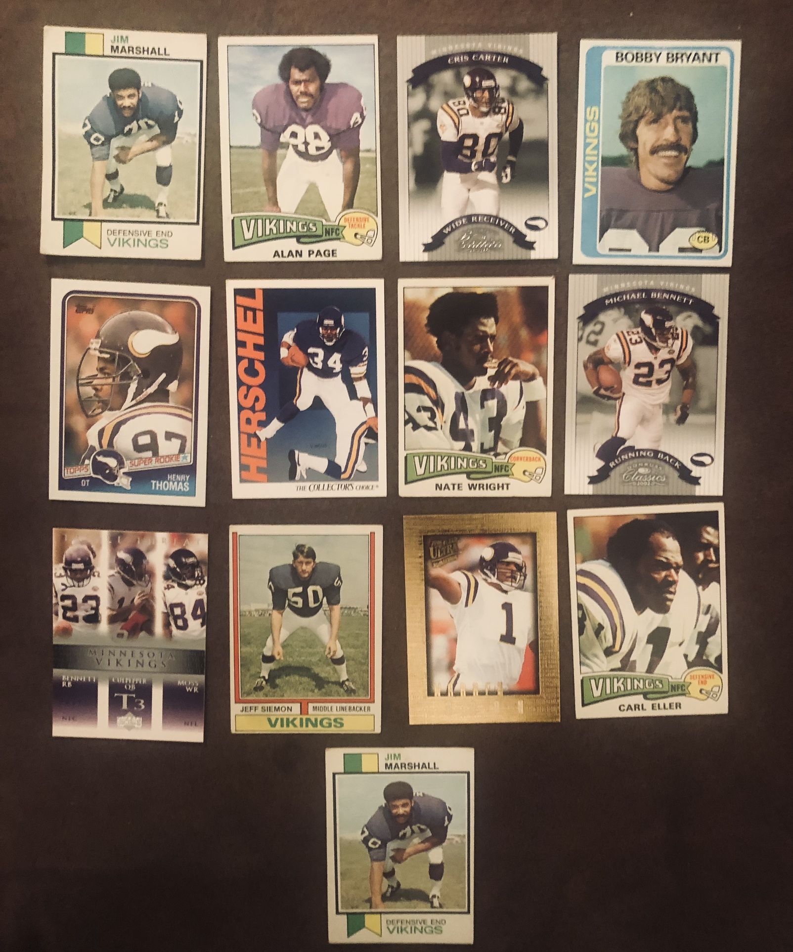 Mixed lot Of 13 Minnesota Vikings Football Cards-GC