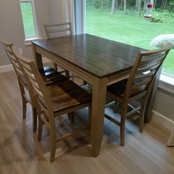 Kitchen Table With Fold Out Leaf And 8 Matching Chairs