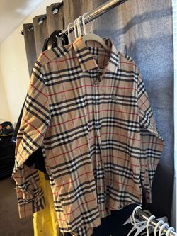 Men’s Burberry Collar Button Up
