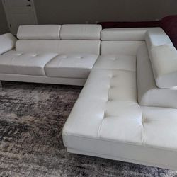 New White Sectional Couch ! Free Delivery 🚚 ! Financing Available  ! 