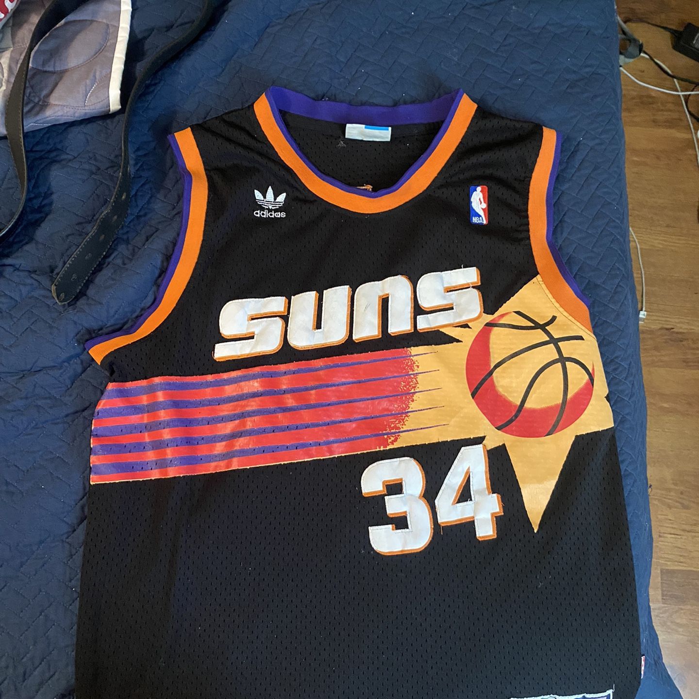 Charles Barkley Mitchell And Ness Jersey Size Large for Sale in West Palm  Beach, FL - OfferUp