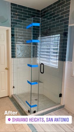 Frameless shower doors
