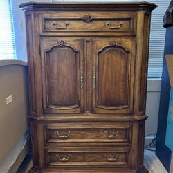 Drexel Heritage Cabinet / Amoire