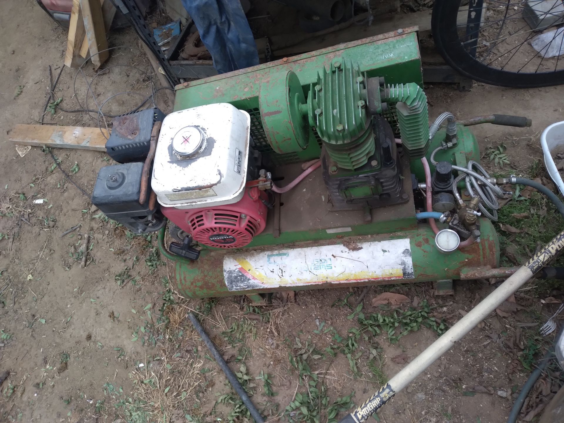 Air compressor