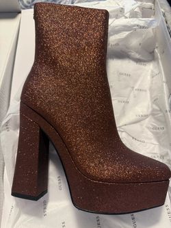 Guess 7 1/2 platform ankle boots