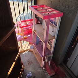 Free doll house