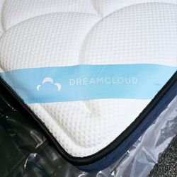 LIKE NEW! DreamCloud Premier Twin Mattress - Delivery Available