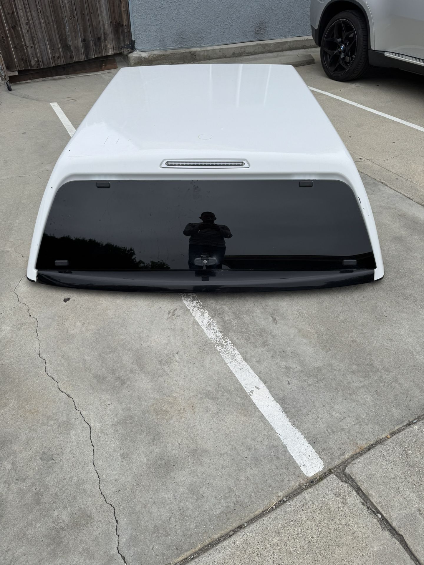 Leer 100XL For Chevy Silverado 6’5” White Good Conditions
