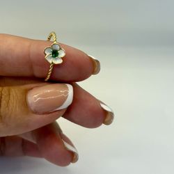 18K Gold Flower Ring Size 6.5 Brand New 