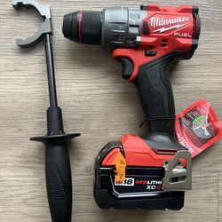 Milwaukee M18 FUEL 18-Volt Lithium-Ion Brushless Cordless 1/2 in. Hammer Drill/Driver with (1) 5.0Ah Battery