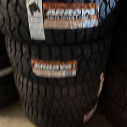 275-70r18 Bfgoodrich  ko2 tires en Excelentes condiciones de Vida las 4