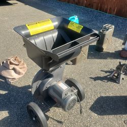 1.5 hp Electric Wood Chipper Leaf Shredder