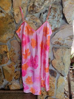 Jaclyn Smith Sleepwear - Medium - Polyester, Flowers Pink Red
