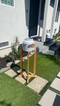Water stand beautiful style clean  everything included