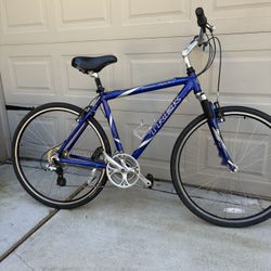 Trek 7200 Hybrid  Comfort Bike (Map 1st Plz)
