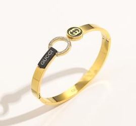 Gold Bangle Bracelet – Elegant Modern Design