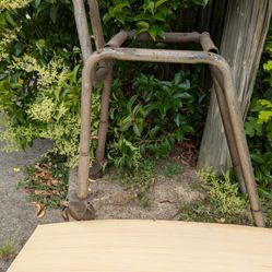 Auto Metal Chair