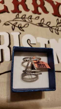 Simulated white diamond triple band ring size 8 beaaaauuttyyy💃