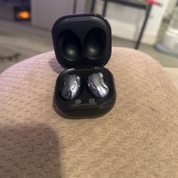 Galaxy Buds Live With Case