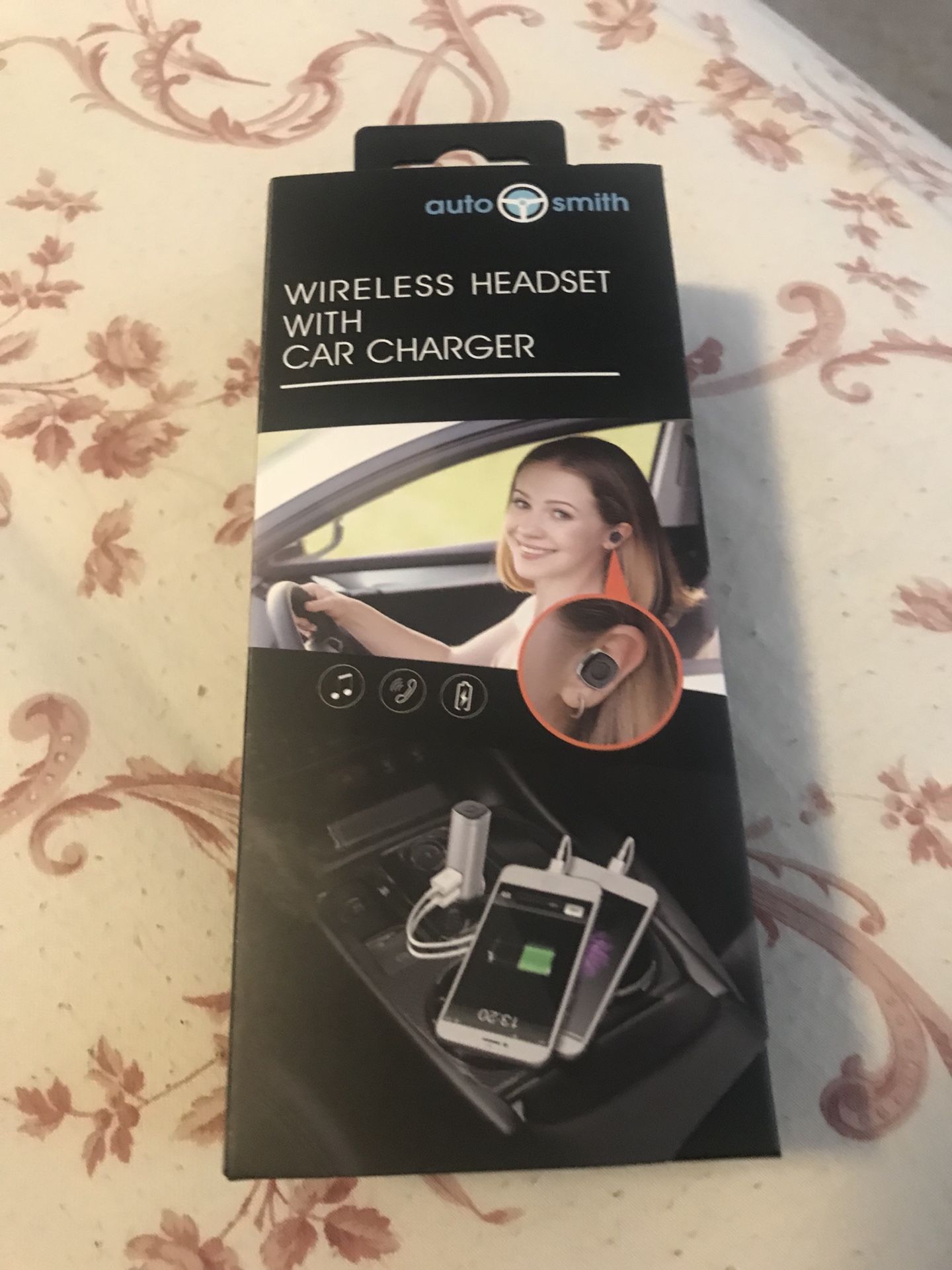 Auto smith wireless headset with charger