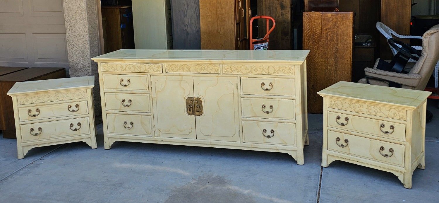 Vintage Henredon Dresser Set