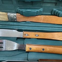  Barbecue Utensils Good Conditions 