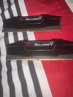 G. SKILL Ripjaws V Series 32GB (2 x 16GB) DDR4-3200 RAM